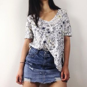 Lucky Brand V neck tee